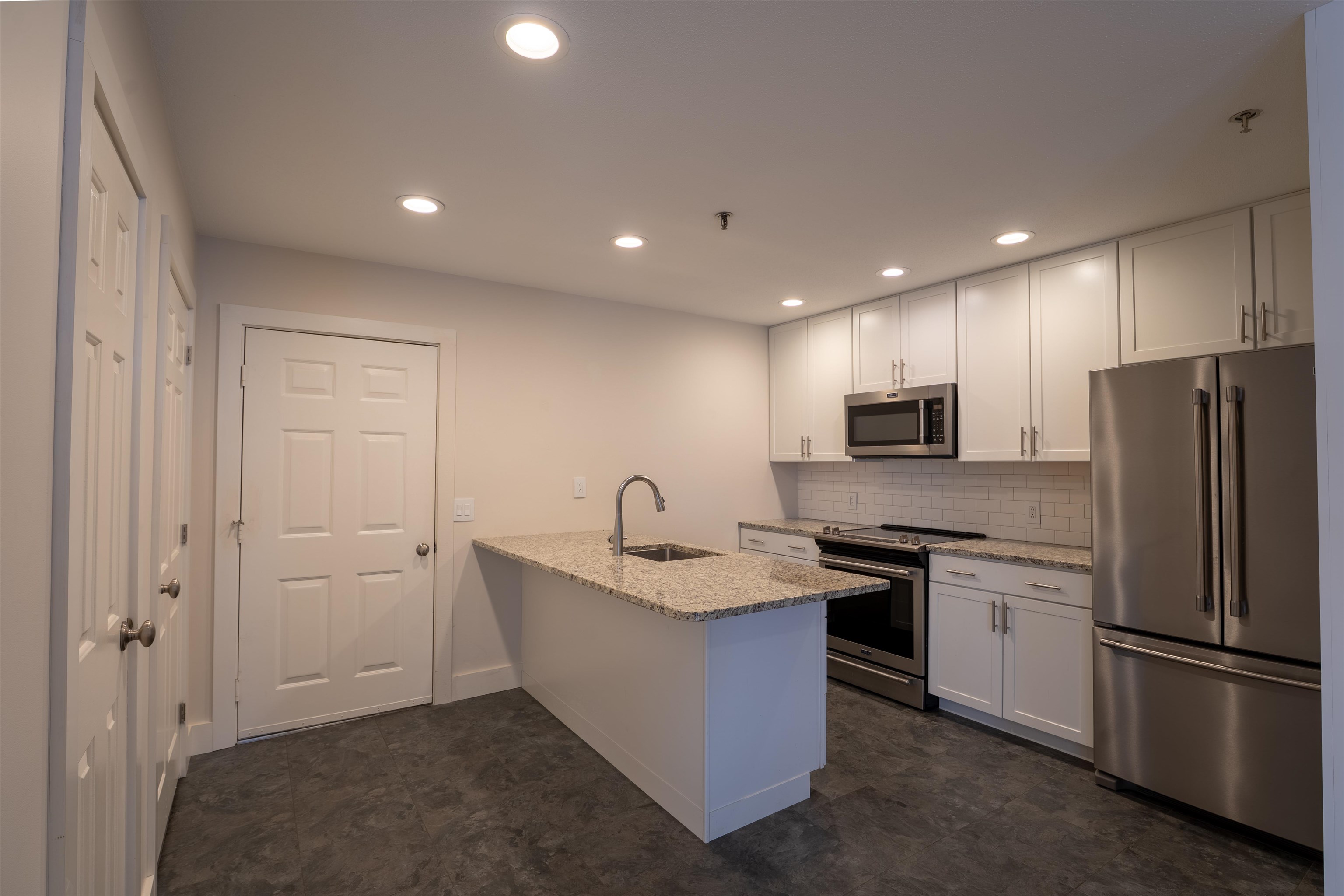 28 Academy Street, Unit 7 Franconia, NH 03580 - Photo 4 of 14