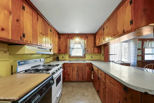 $330,000 | 1698 Clayton Mill River Road, New Marlborough, MA 01259