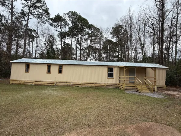 $1,000 | 1222 White Dr N East, Townsend, GA 31331
