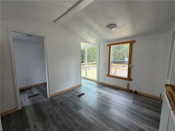 $1,000 | 1222 White Dr N East, Townsend, GA 31331