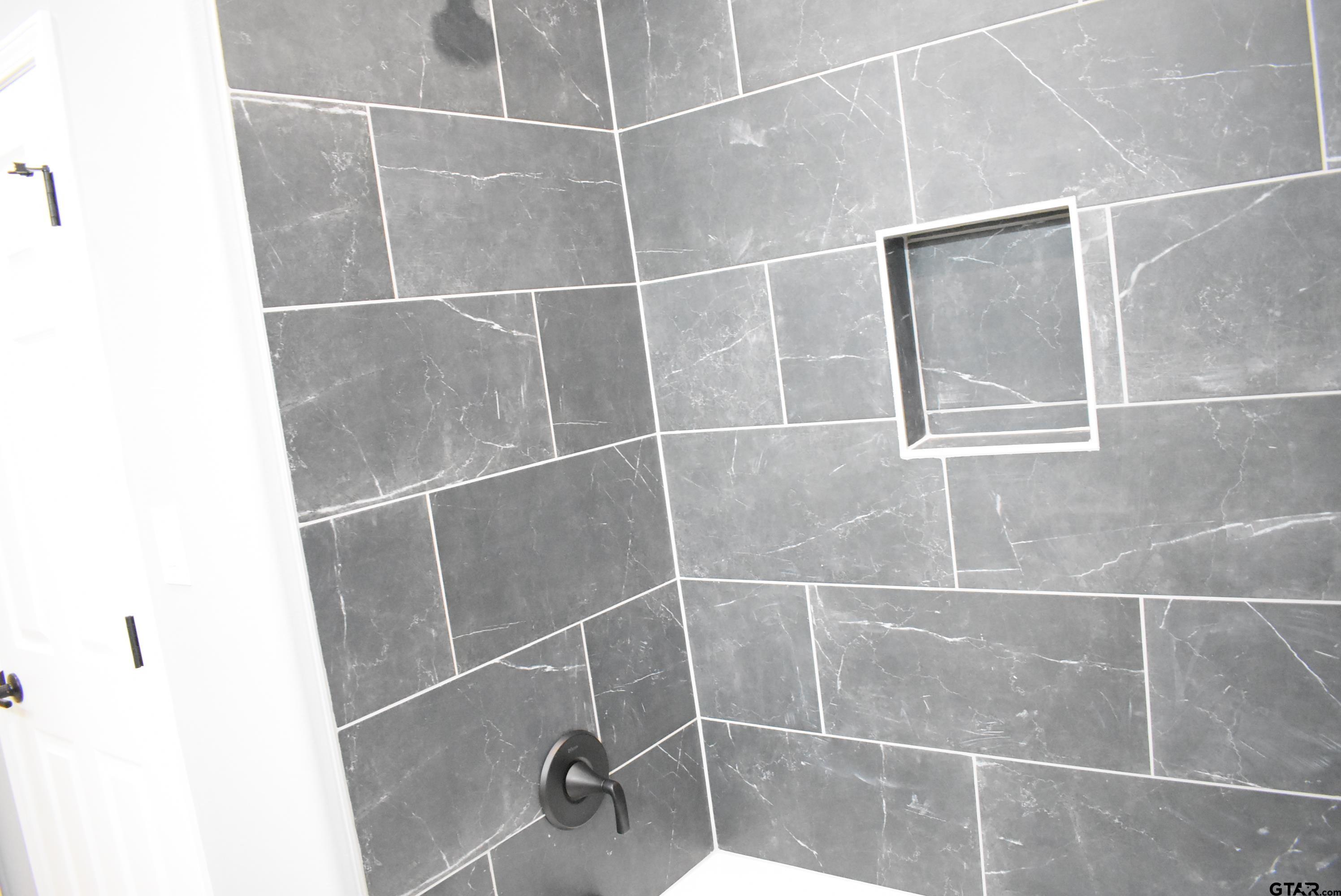 162 Ruby Lane Nacogdoches, TX 75965 - Photo 34 of 44 a bathroom with a shower