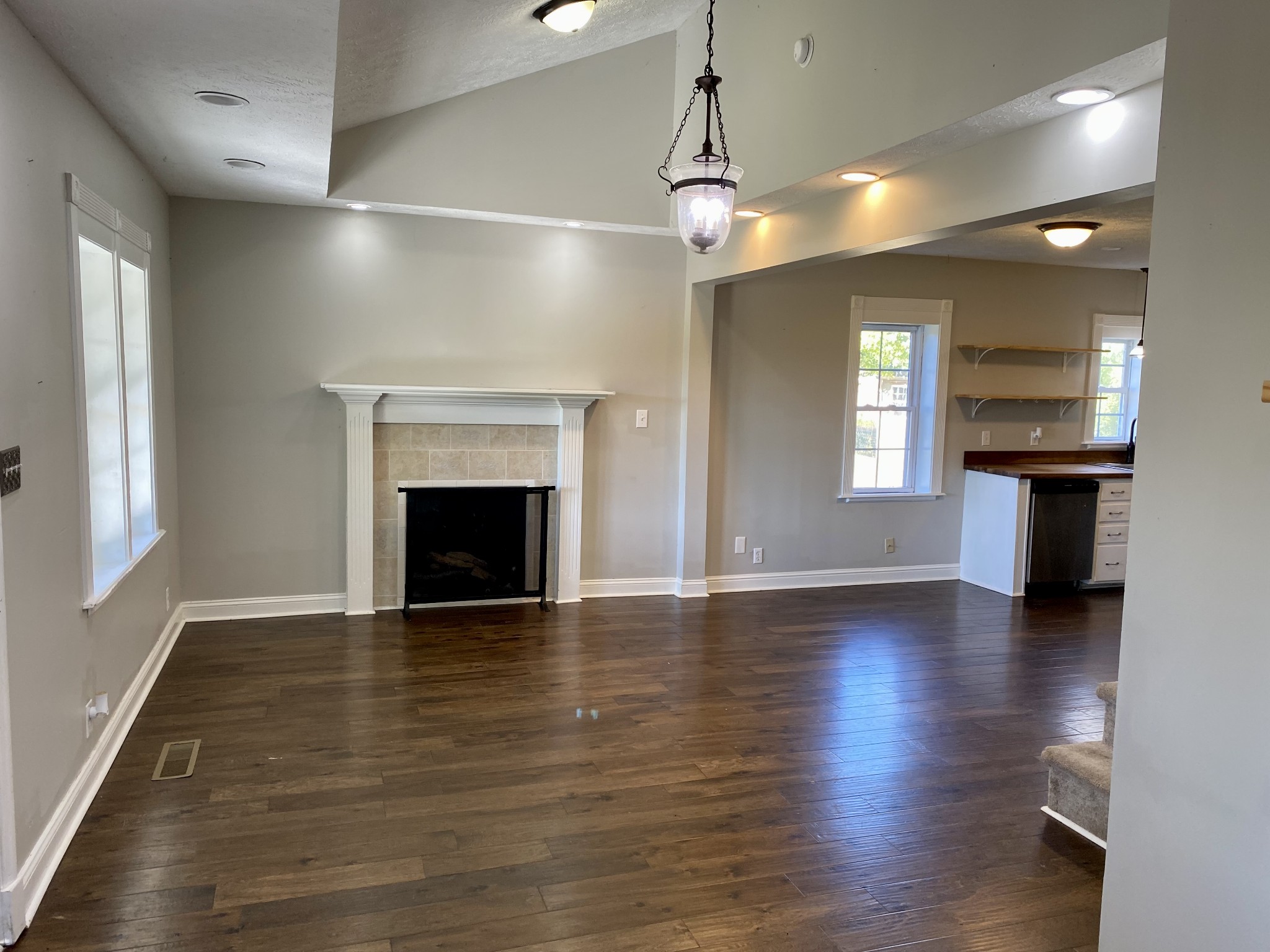 636 Walker Road Dickson, TN 37055 - Photo 4 of 16 Gallery Image 4