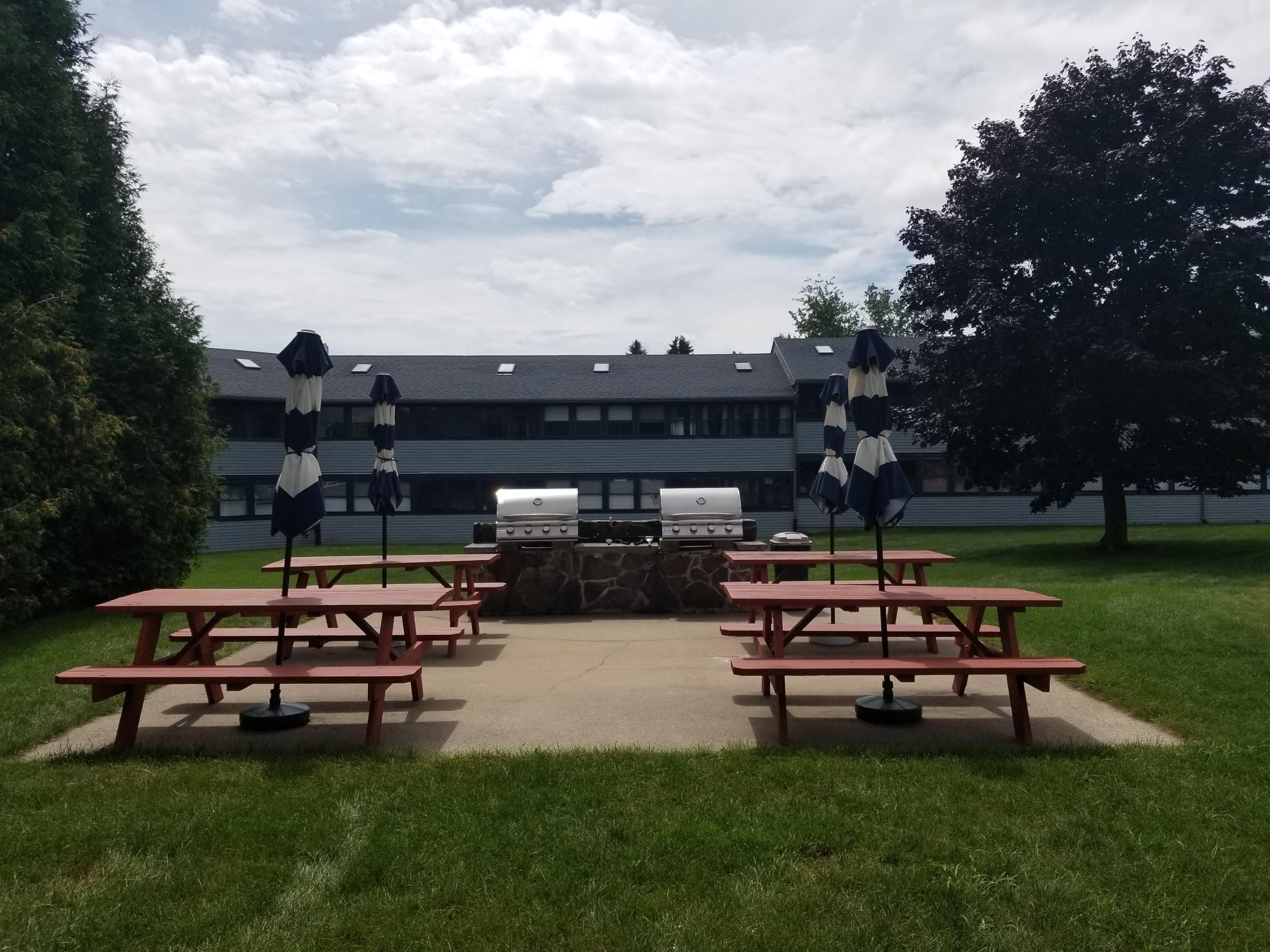 1072 Post Road, Unit 138 Wells, ME 04090 - Photo 13 of 15 Grill - Picnic Area