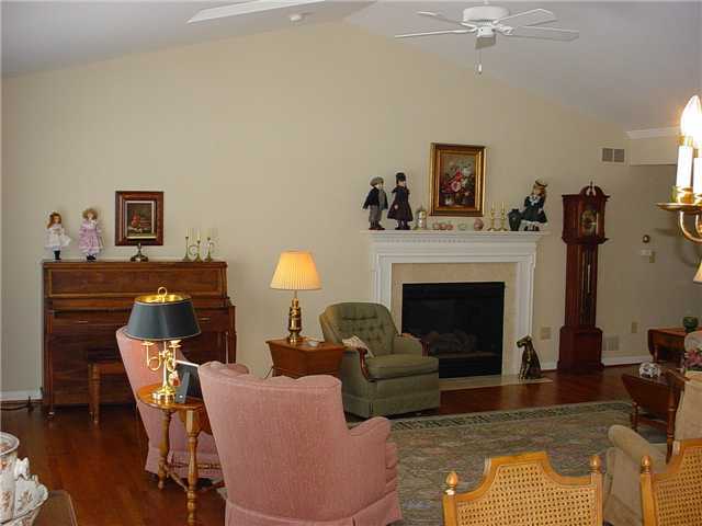 5715 Newgate Road Dublin, OH 43017 - Photo 2 of 18 Gallery Image 2