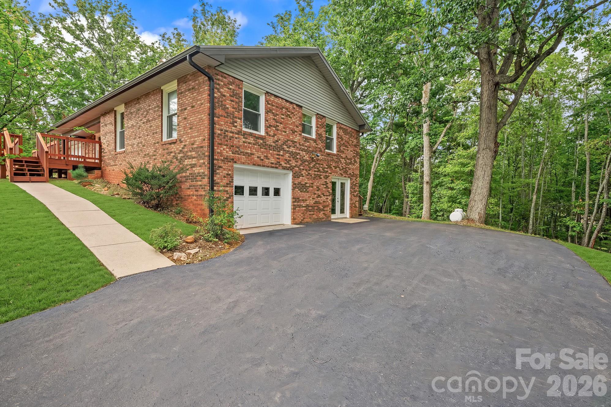 431 Pine Ridge Road Mars Hill, NC 28754 - Photo 3 of 26 Gallery Image 3