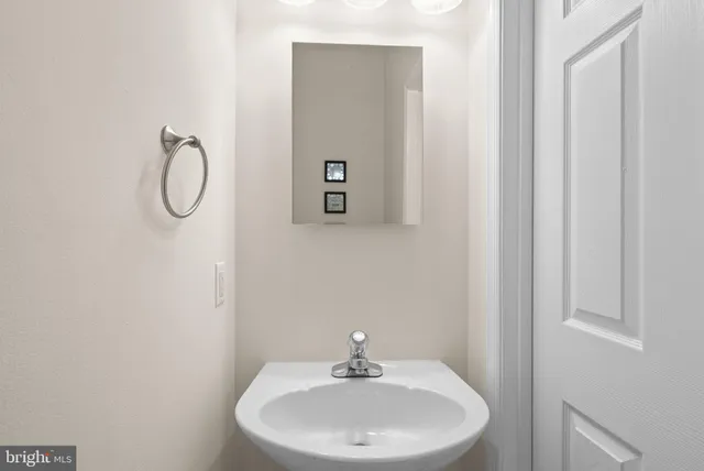 $3,995 | 8913 Tonbridge Terrace, Hyattsville, MD 20783