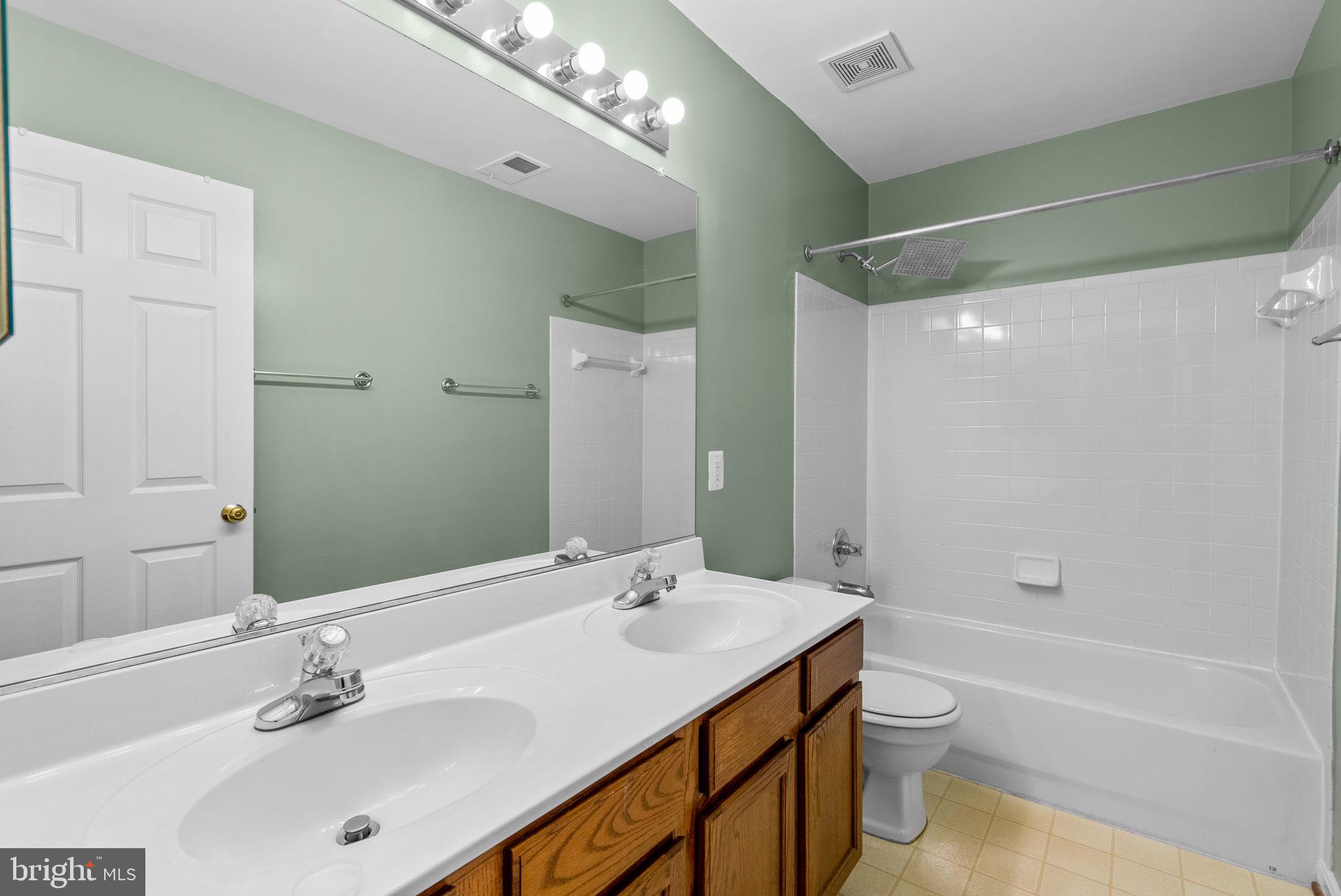 8913 Tonbridge Terrace Hyattsville, MD 20783 - Photo 27 of 42