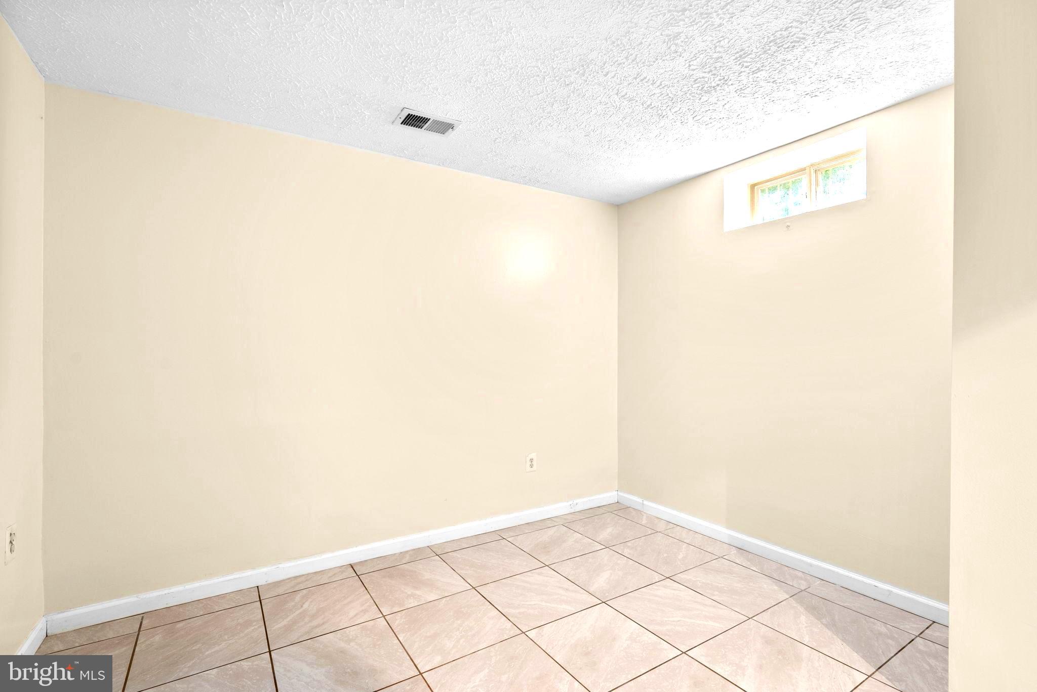 8913 Tonbridge Terrace Hyattsville, MD 20783 - Photo 35 of 42