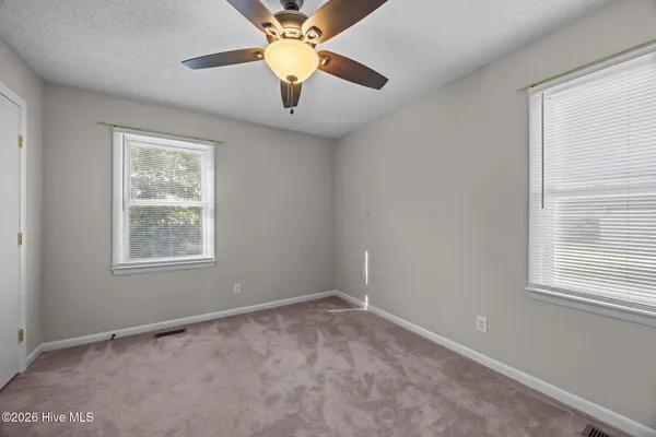 $1,450 | 437 Gayle Boulevard, Winterville, NC 28590