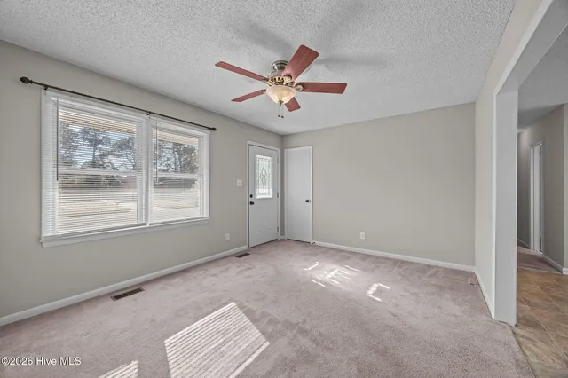 $1,450 | 437 Gayle Boulevard, Winterville, NC 28590