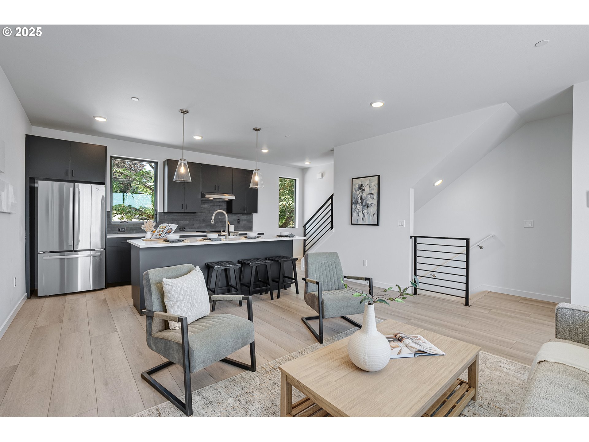 7298 Southwest 13th Drive Portland, OR 97219 - Photo 3 of 38