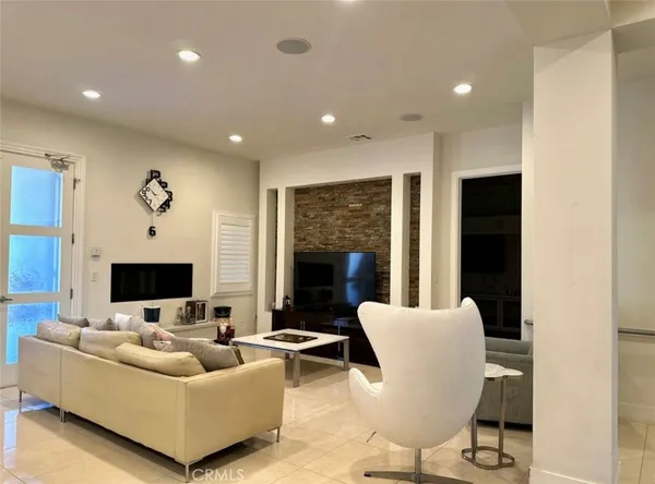 $1,900,000 | 646 Courson Drive, Anaheim, CA 92804