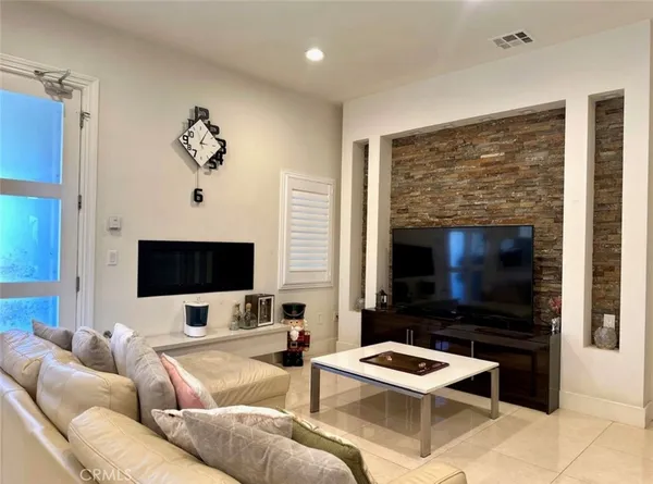 $1,900,000 | 646 Courson Drive, Anaheim, CA 92804