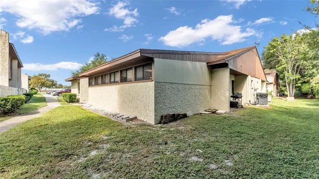 a front view of house with yard