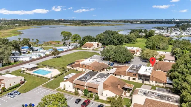 $164,900 | 1880 North Crystal Lake Drive, Unit 60, Lakeland, FL 33801