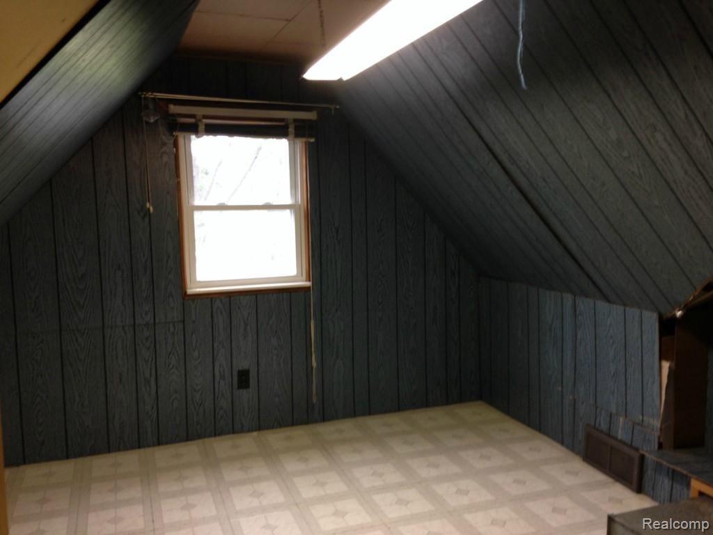 30490 Pennsylvania Road Romulus, MI 48174 - Photo 32 of 45 IMG_2057.jpg