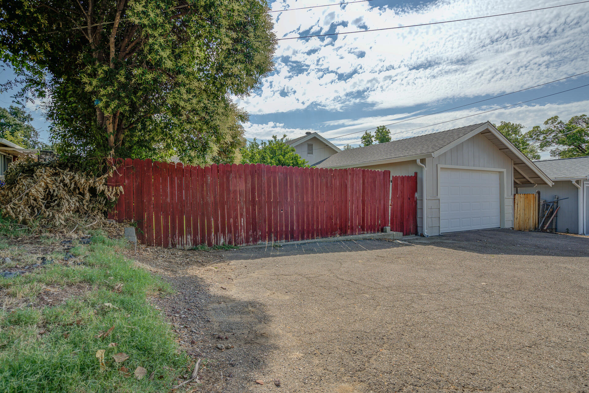1445 Miller Way Red Bluff, CA 96080 - Photo 32 of 34 a view of backyard with green space