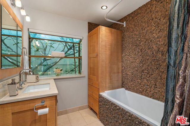 $1,975,000 | 3928 Clayton Avenue, Los Angeles, CA 90027