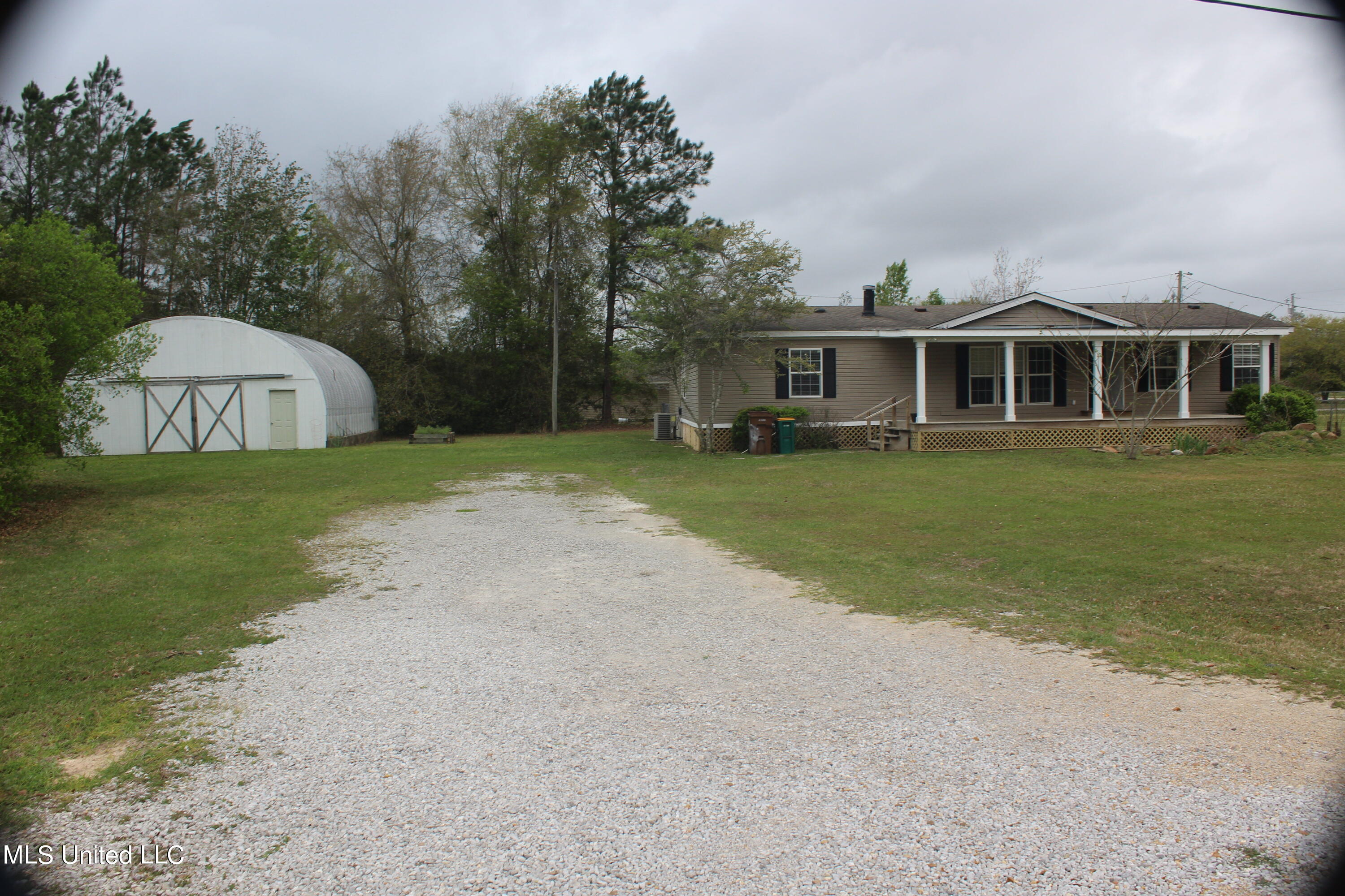 15815 Avilla Road Biloxi, MS 39532 - Photo 2 of 26 IMG_0340