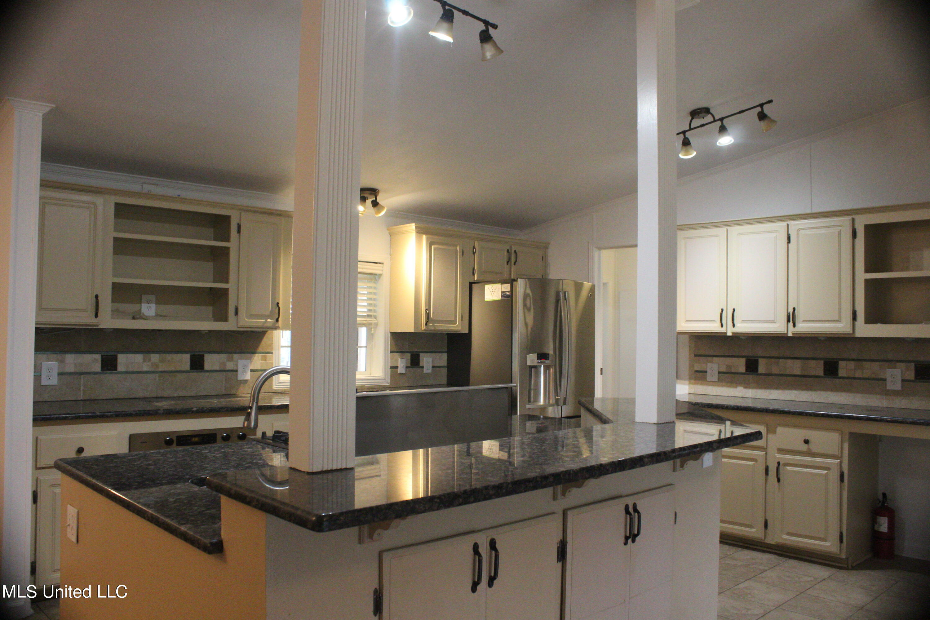15815 Avilla Road Biloxi, MS 39532 - Photo 8 of 26 IMG_0377