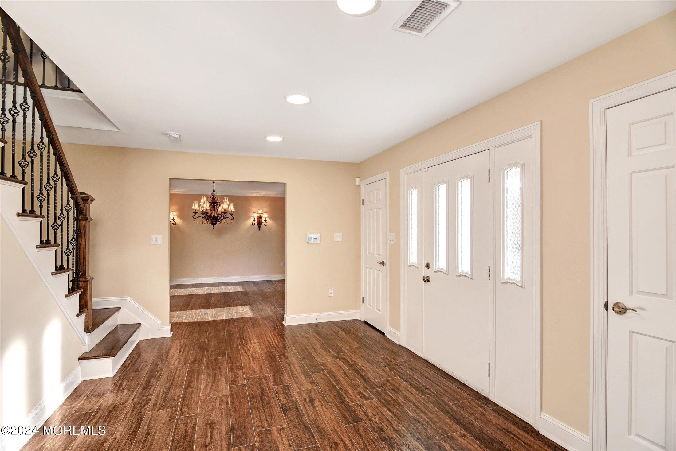 432 Union Hill Road Morganville, NJ 07751 - Photo 9 of 27 06-Foyer