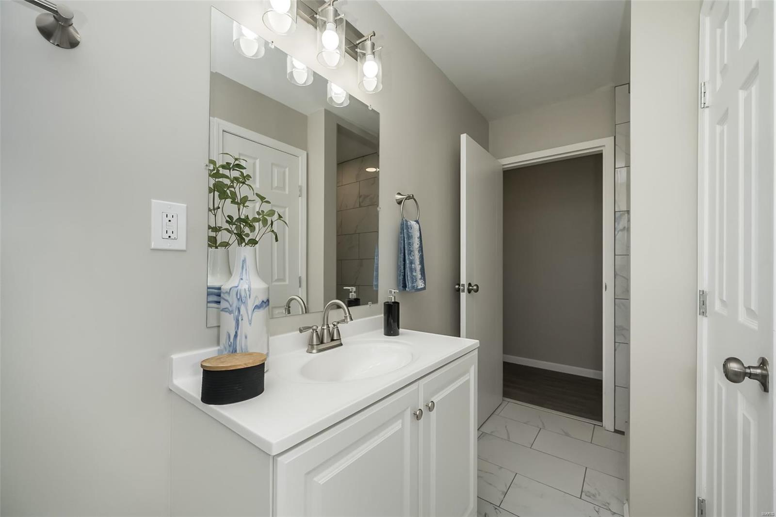 8230 Natural Bridge Road St. Louis, MO 63121 - Photo 28 of 58