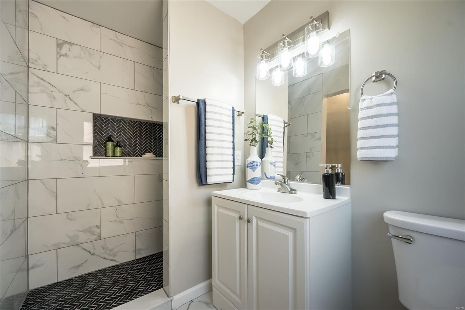8230 Natural Bridge Road St. Louis, MO 63121 - Photo 45 of 58