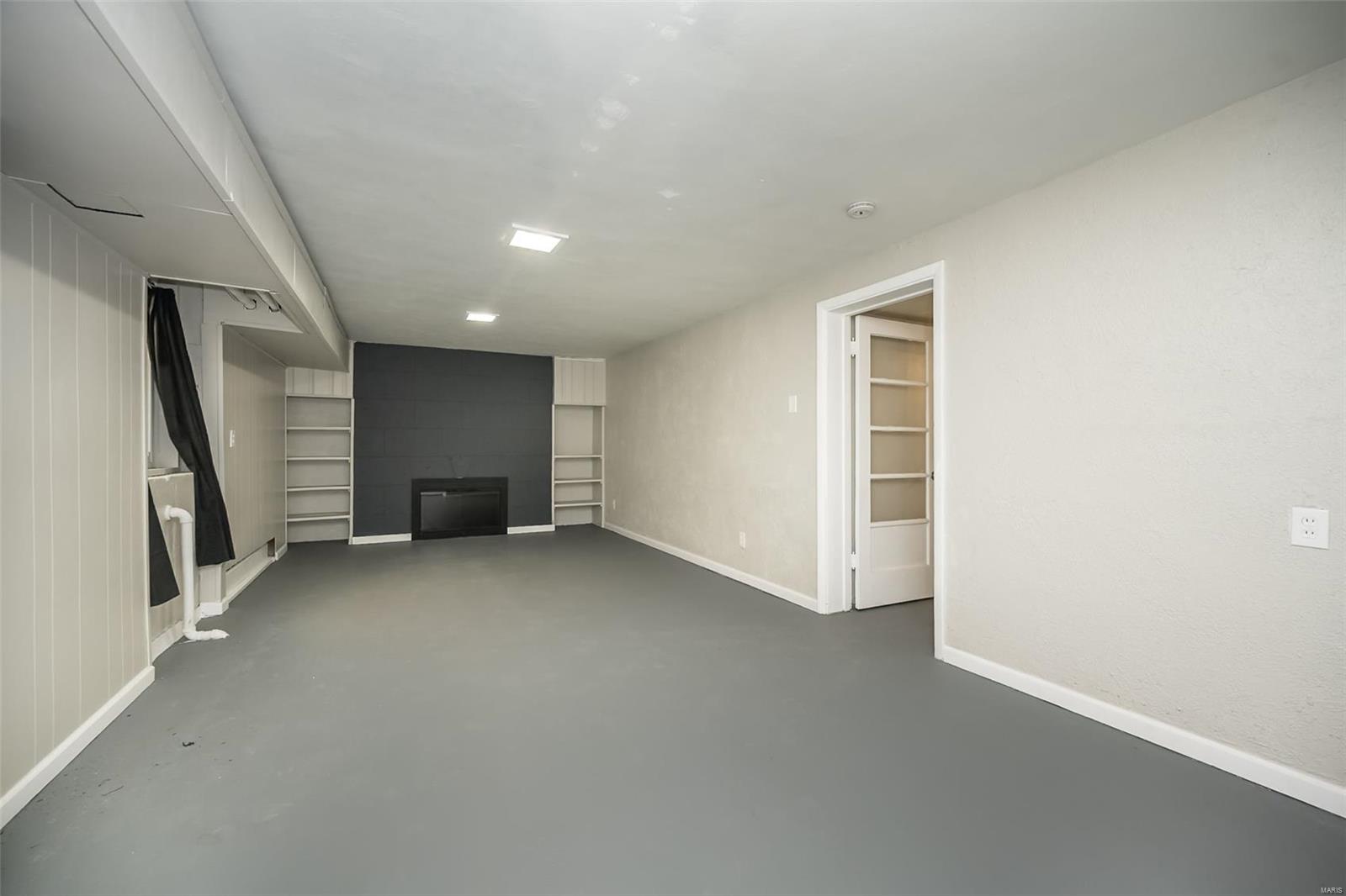 8230 Natural Bridge Road St. Louis, MO 63121 - Photo 48 of 58