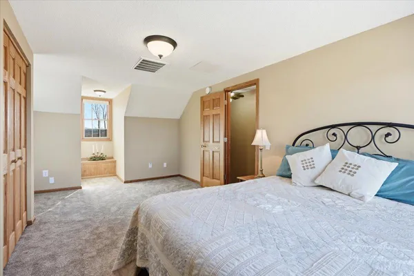 $550,000 | 1868 90th Street, New Richmond, WI 54017