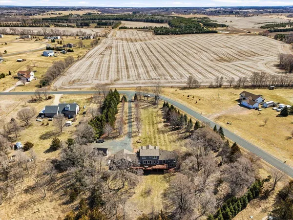 $550,000 | 1868 90th Street, New Richmond, WI 54017