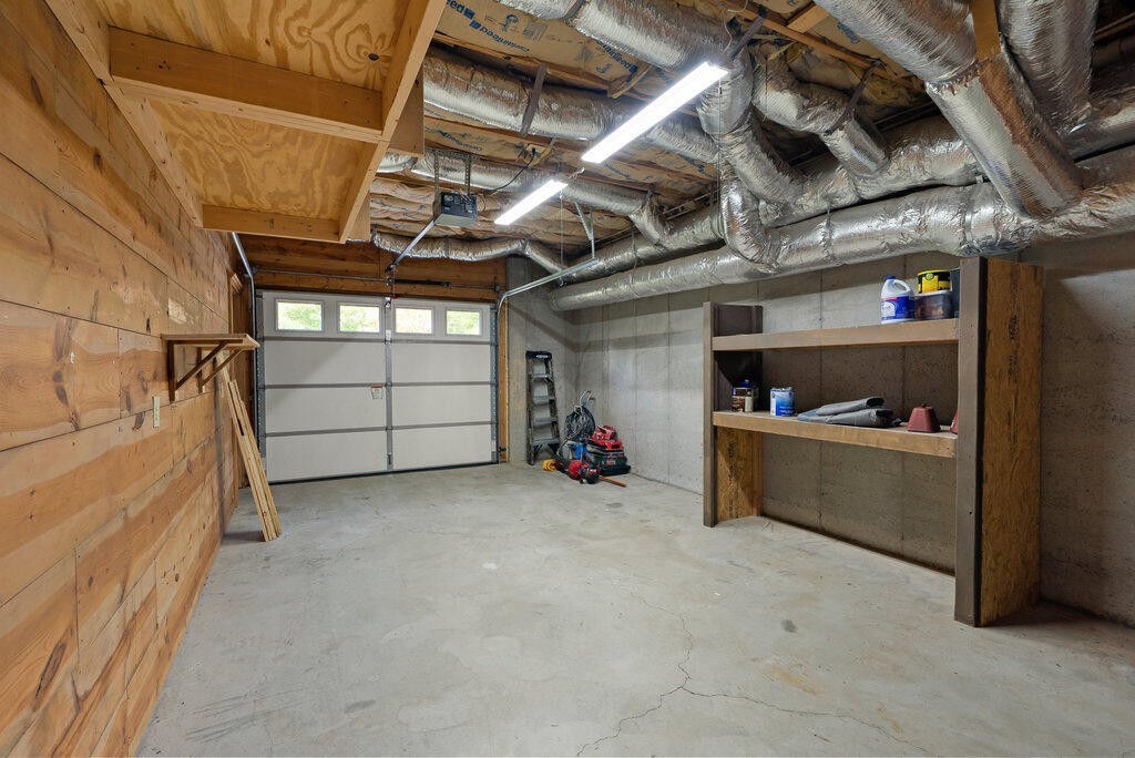 647 Omega Drive Spring City, TN 37381 - Photo 31 of 43 a view of a garage room