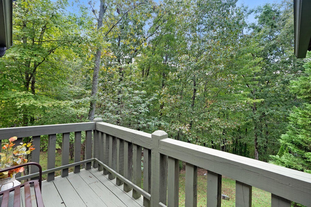647 Omega Drive Spring City, TN 37381 - Photo 35 of 43 a view of balcony with deck