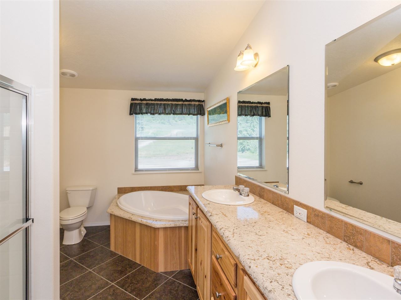 2492 Phay Road Elk, WA 99009 - Photo 10 of 18
