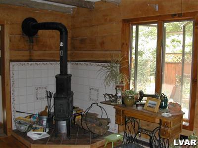 18 Hemlock Road Kunkletown, PA 18058 - Photo 12 of 37 a room with musical instruments