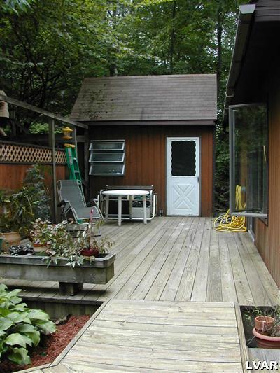 18 Hemlock Road Kunkletown, PA 18058 - Photo 25 of 37 a backyard of a house