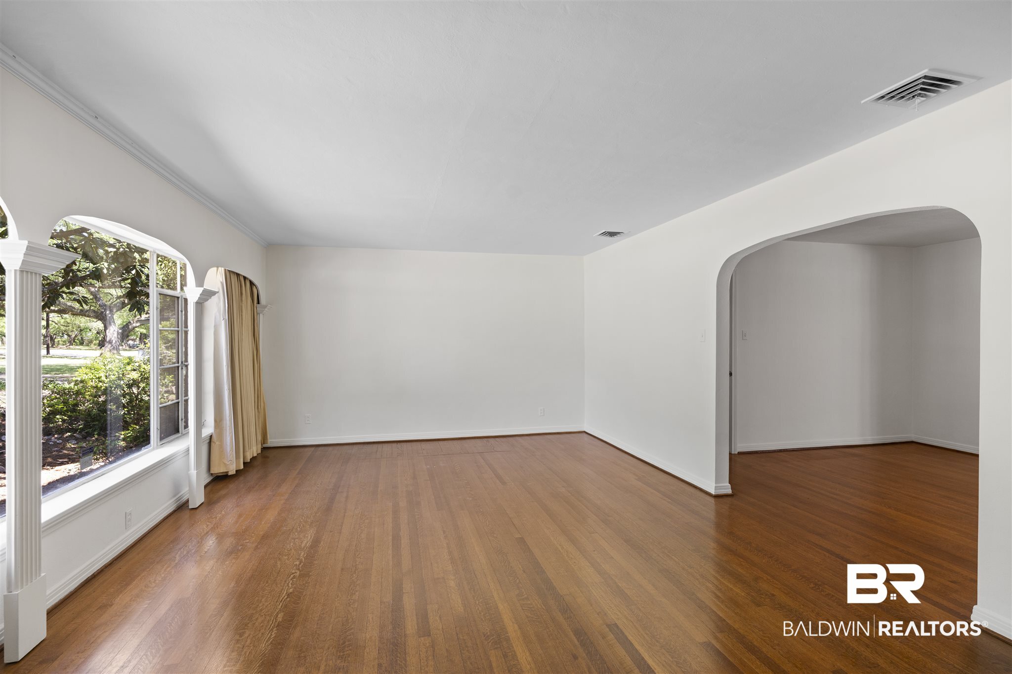 3855 Mountain Drive Mobile, AL 36693 - Photo 7 of 35 Living Room