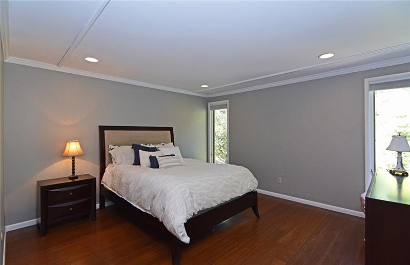 134 Riding Trail Lane Pittsburgh, PA 15215 - Photo 17 of 25 Gallery Image 17