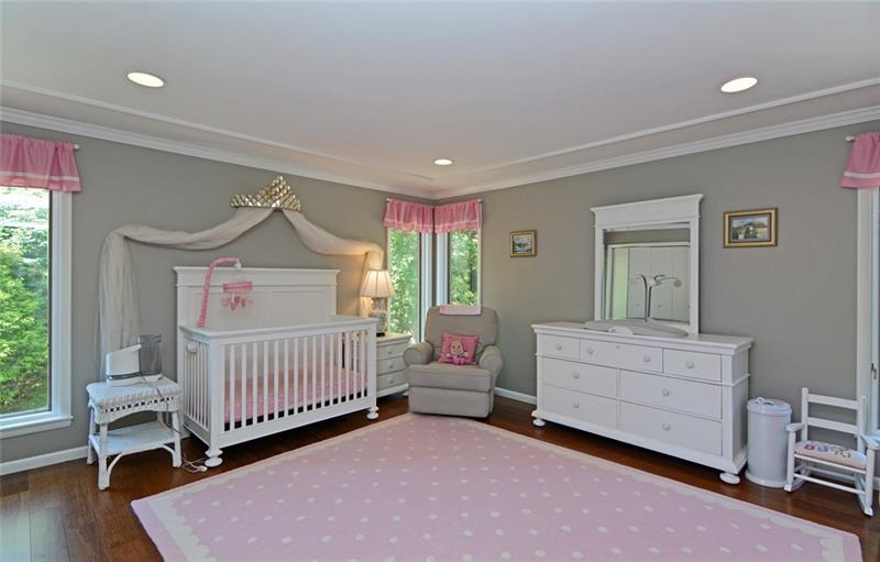 134 Riding Trail Lane Pittsburgh, PA 15215 - Photo 18 of 25 Gallery Image 18