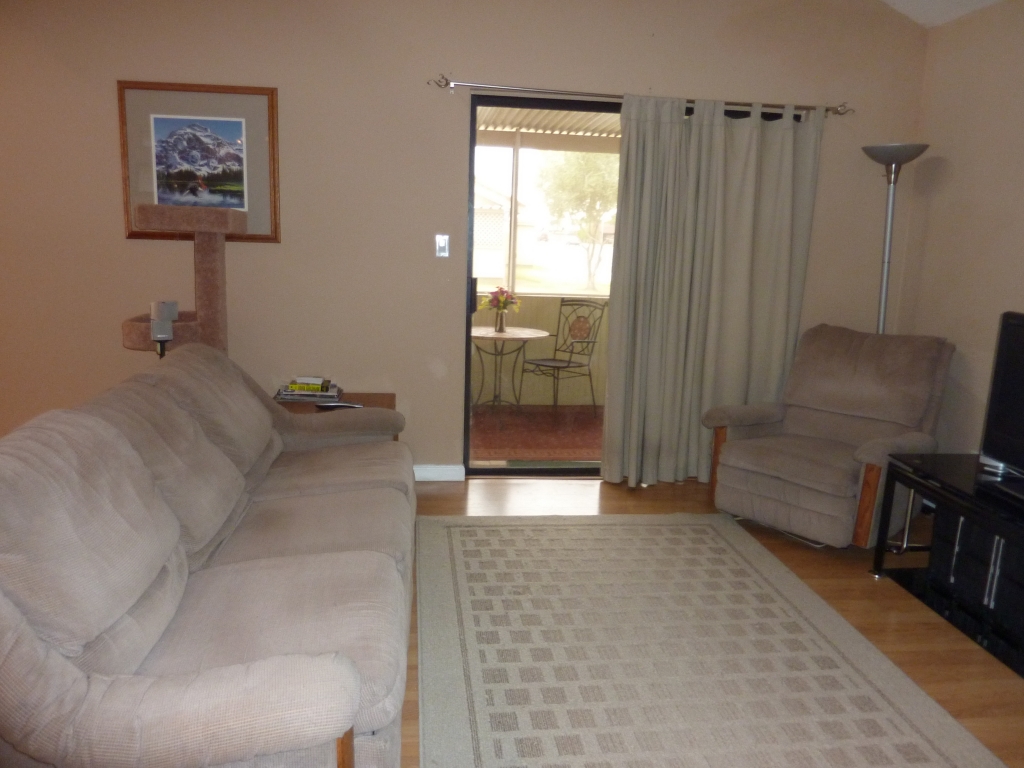 406 East Cullumber Avenue, Unit A Gilbert, AZ 85234 - Photo 15 of 17 Living Room
