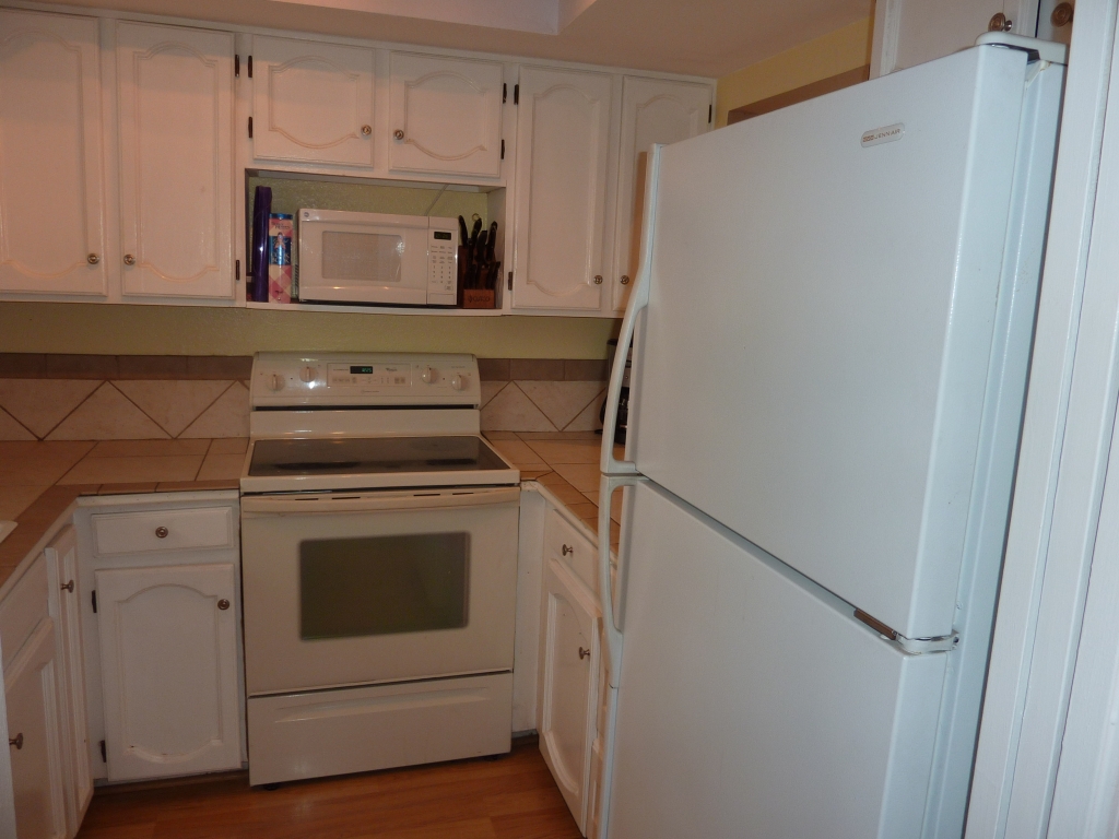 406 East Cullumber Avenue, Unit A Gilbert, AZ 85234 - Photo 7 of 17 Kitchen 2