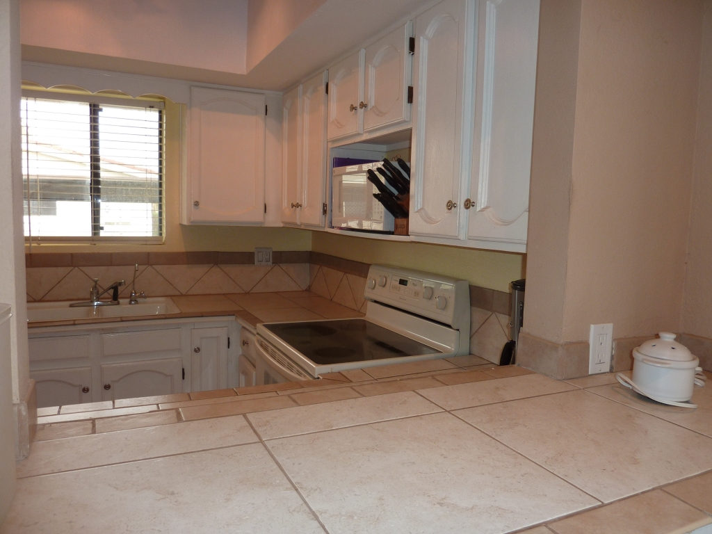 406 East Cullumber Avenue, Unit A Gilbert, AZ 85234 - Photo 8 of 17 Kitchen 3