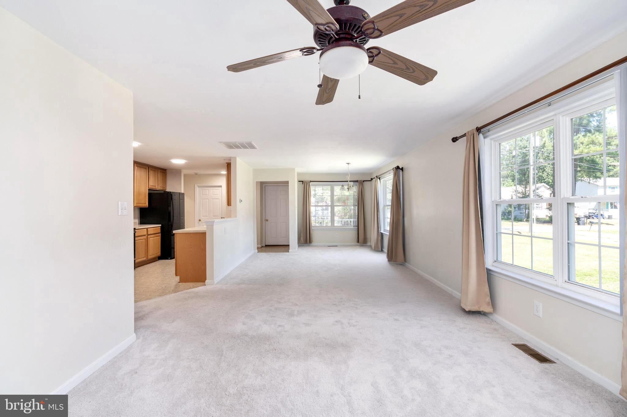 238 12th Street Colonial Beach, VA 22443 - Photo 2 of 32 Spacious Living