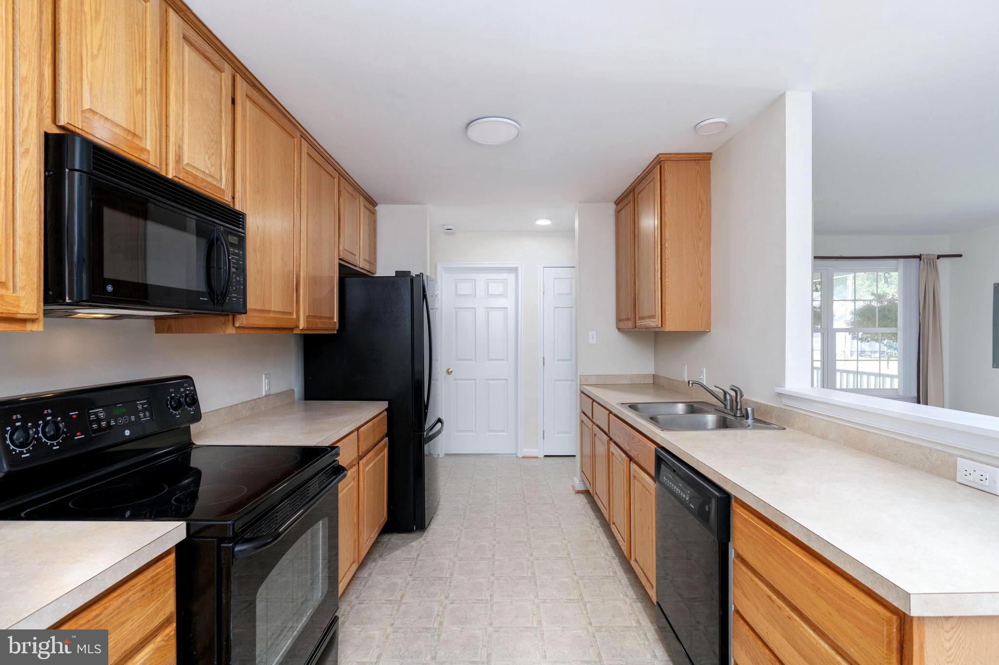 238 12th Street Colonial Beach, VA 22443 - Photo 3 of 32 Built-in Microwave, Glass Top Range