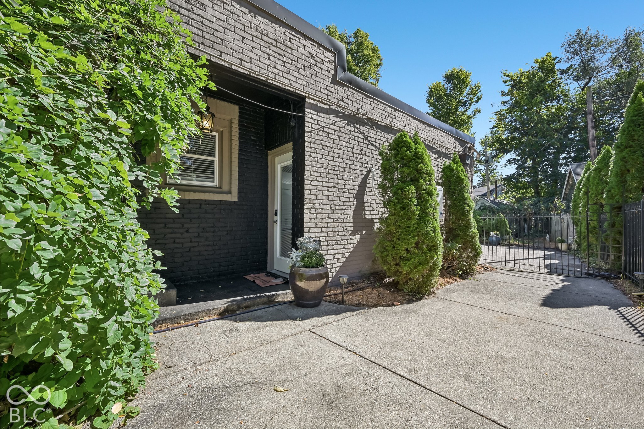 3641 Watson Road Indianapolis, IN 46205 - Photo 3 of 60 Gallery Image 3