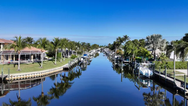 $995,000 | 1319 Southwest Dyer Point Road, Palm City, FL 34990