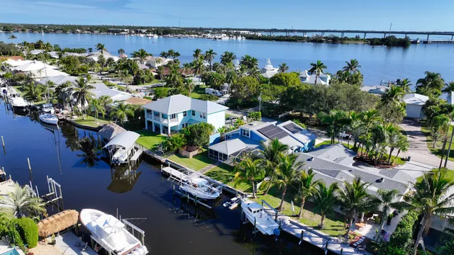 $995,000 | 1319 Southwest Dyer Point Road, Palm City, FL 34990