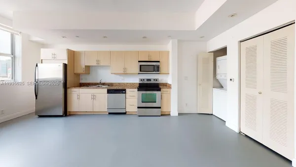 $267,500 | 111 East Flagler Street, Unit 810, Miami, FL 33131