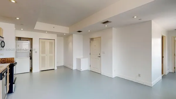 $267,500 | 111 East Flagler Street, Unit 810, Miami, FL 33131