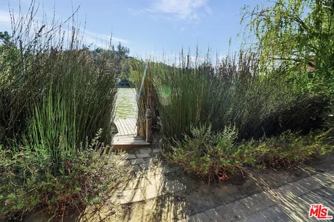 $2,149,000 | 2090 East Lake Shore Drive, Agoura Hills, CA 91301