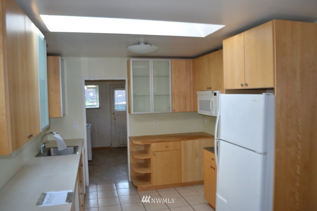 2209 Rockefeller Avenue Everett, WA 98201 - Photo 3 of 13